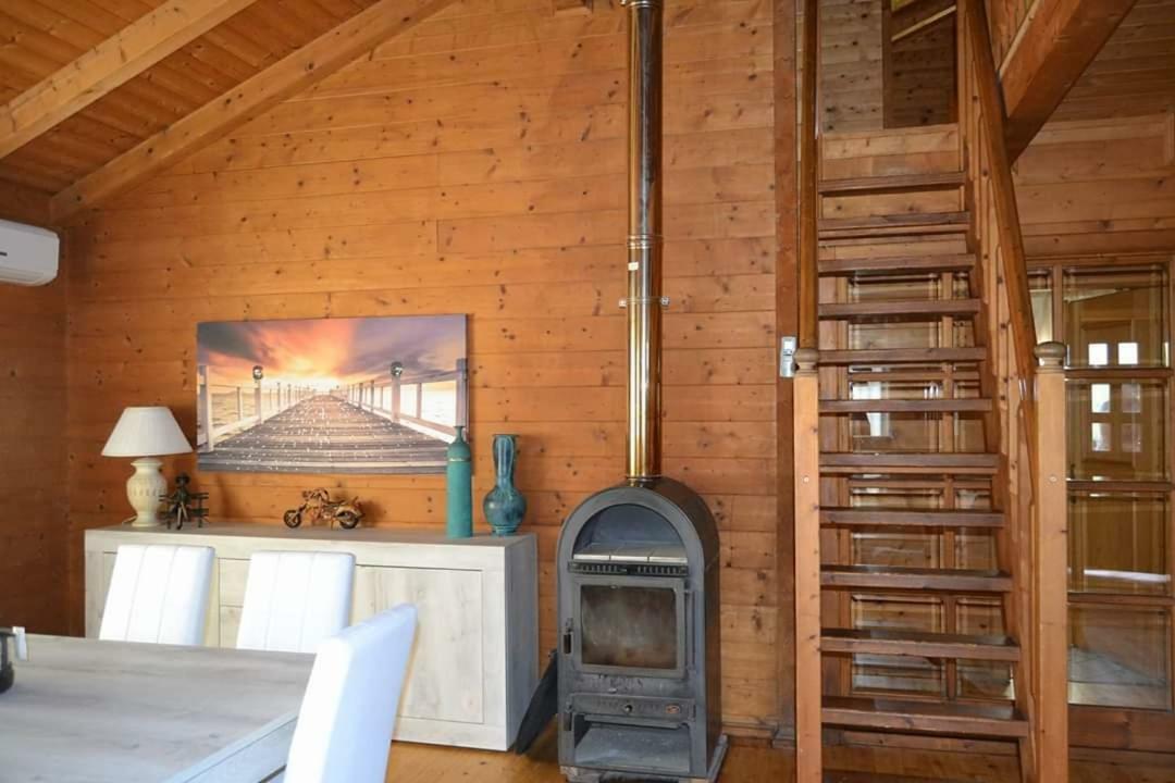 Chalet L Oasi Di Ambra 8 Posti Letto Con Uso Piscina Ардеа Екстериор снимка