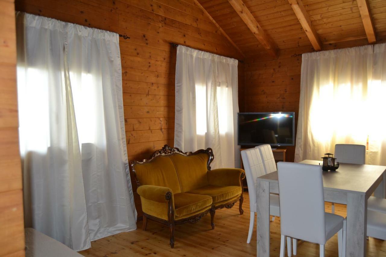 Chalet L Oasi Di Ambra 8 Posti Letto Con Uso Piscina Ардеа Екстериор снимка