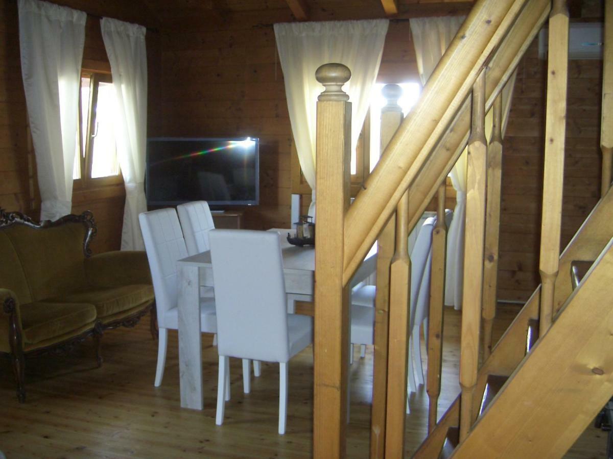 Chalet L Oasi Di Ambra 8 Posti Letto Con Uso Piscina Ардеа Екстериор снимка
