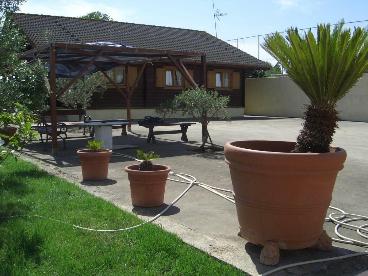 Chalet L Oasi Di Ambra 8 Posti Letto Con Uso Piscina Ардеа Екстериор снимка